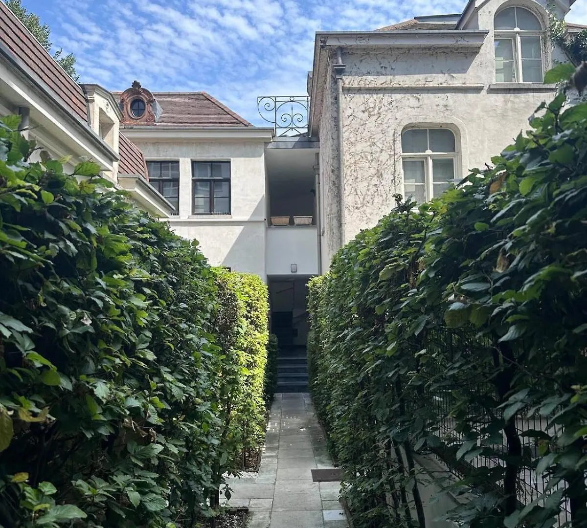アントウェルペンIdyllisch 2Br App Met Patioアパートメント アントウェルペン